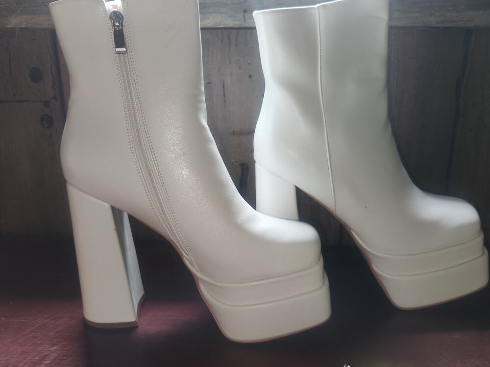 White Chunky Platform Ankle Boots Block Heel Women's Size 9